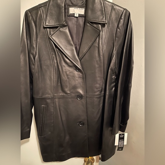 NWT: A beautiful soft leather Anne Klein jacket. - Picture 8 of 8